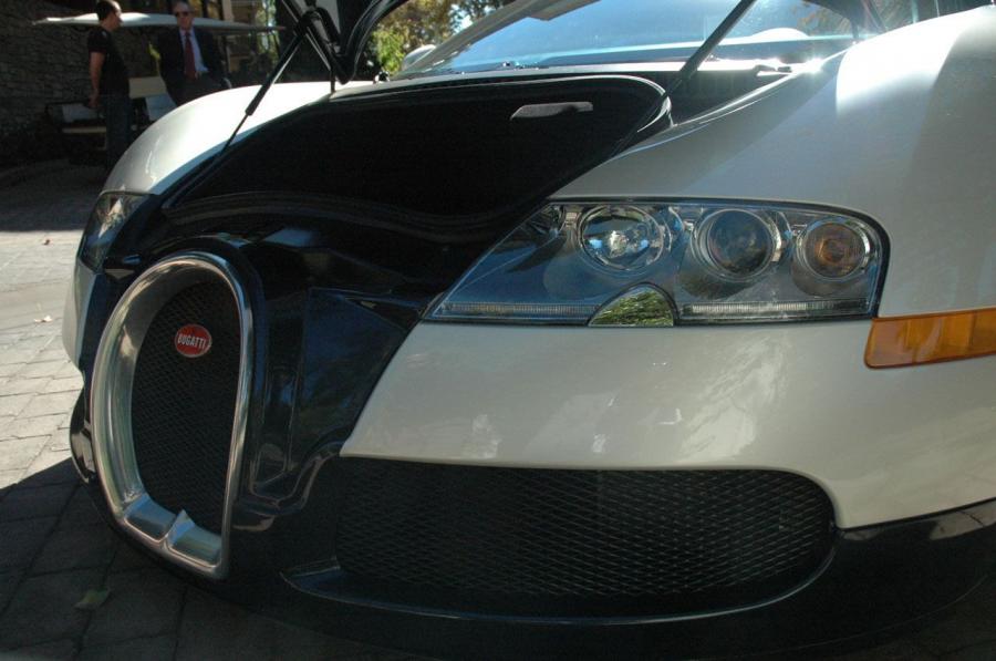  Bugatti Veyron 16.4 2007 года  (фото 4 из 28)